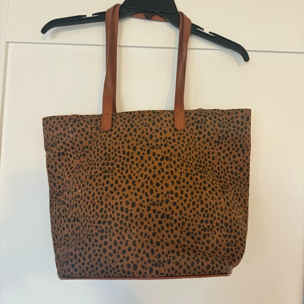 Universal Thread brown cheetah print canvas tote bag